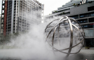 深圳街頭現巨型降溫神器