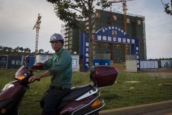 貧困縣2億政府大樓