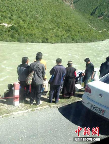 西藏大巴車禍