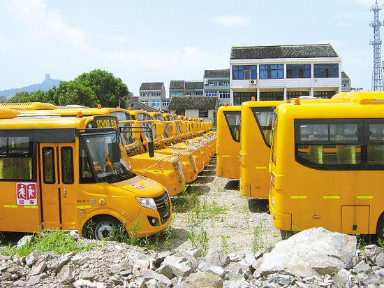 溫嶺52輛新校車淪為公廁