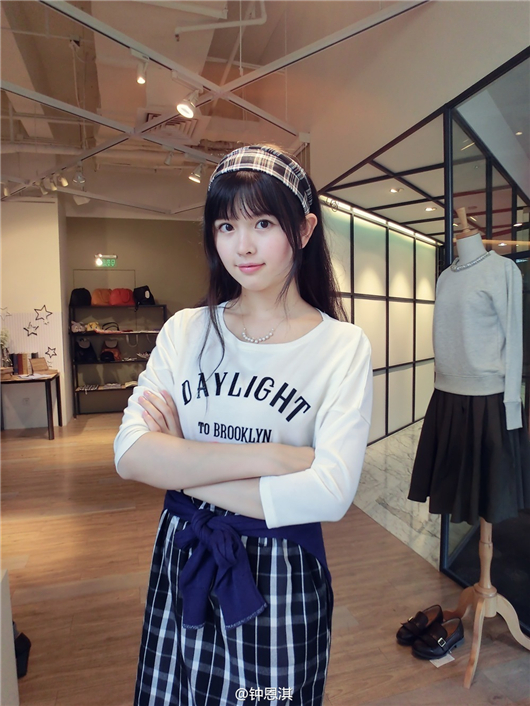 南昌大學?；ㄧ姸麂慨厴I后當起了模特