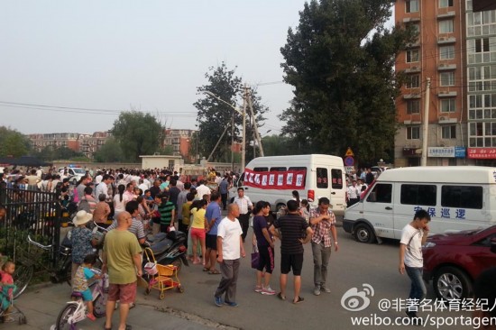 北京10余城管毆旁觀執法男子
