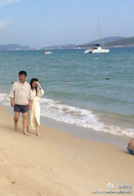 經濟學家金巖石承認出軌