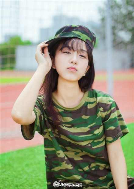 浙大軍訓(xùn)女神JOYIN清純照曝光