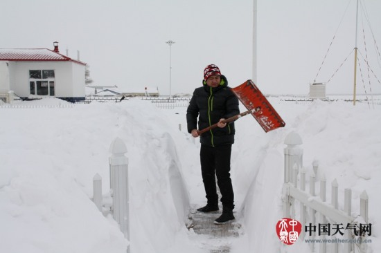 黑龍江撫遠暴雪積雪深度達1米