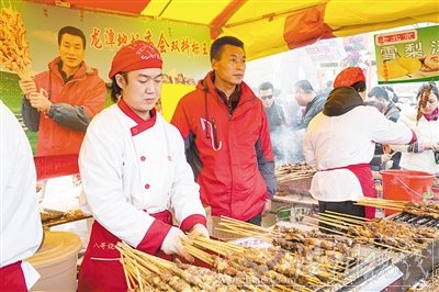 攤販賣羊肉串日掙15萬