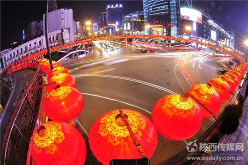 西安燈籠哥走紅網(wǎng)絡(luò)