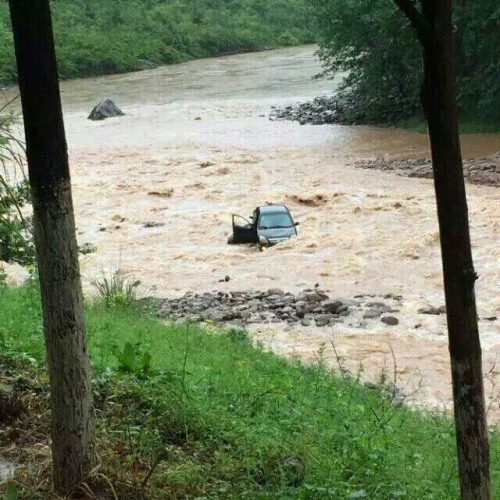 南江車禍