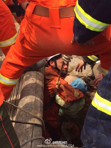 西安2歲男童墜深井