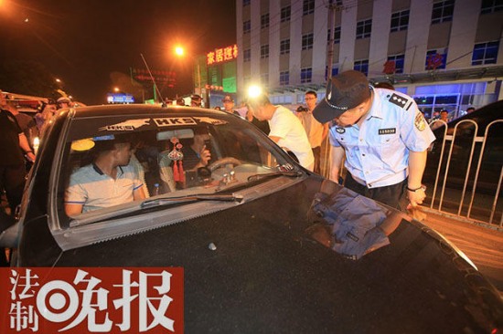 北京黑車司機拒查