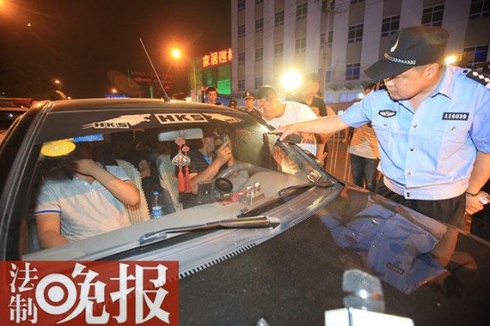 北京黑車司機拒查