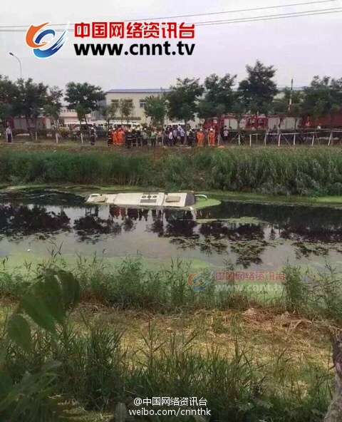 天津客車墜河