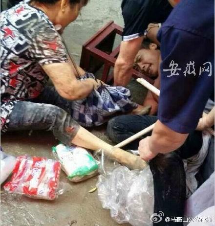 大媽猛追劫匪奪回金項(xiàng)鏈
