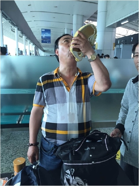 攜壯陽酒被拒登機(jī)