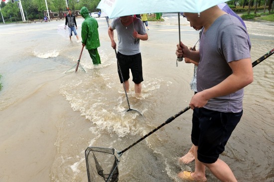 江蘇揚(yáng)州遭遇暴雨
