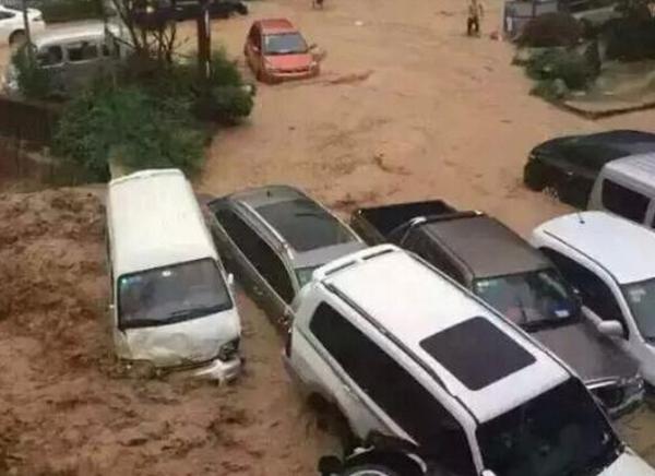 巫溪暴雨引發山洪
