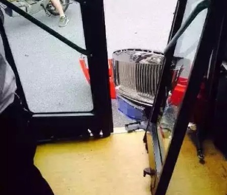 鳥叔在杭州出車禍沒(méi)有傷亡