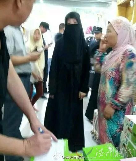河南現(xiàn)黑衣蒙面女身份未知