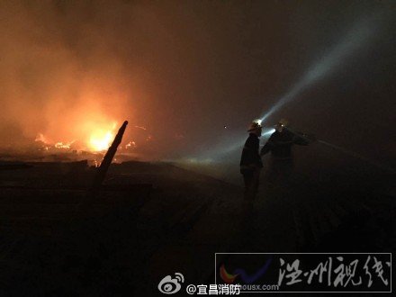 宜昌枝江一建材市場發生火災