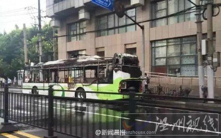 車子被燒的只剩鐵架