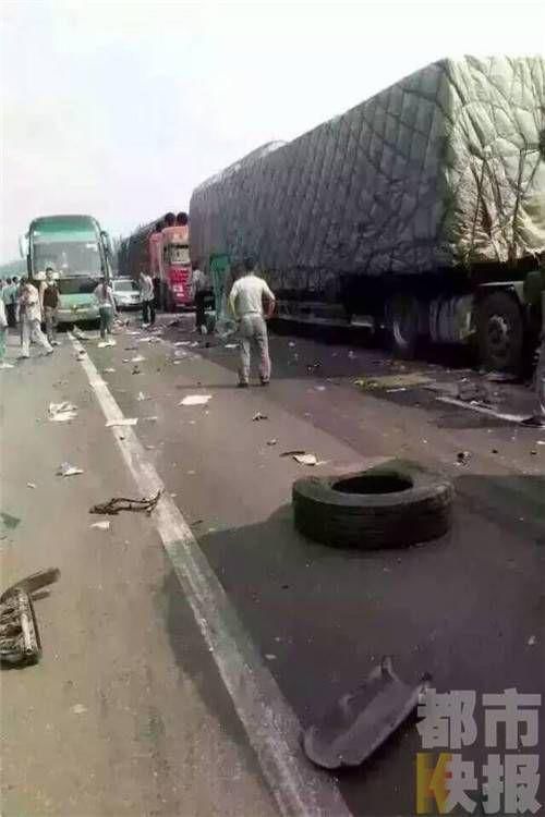 西禹高速8車(chē)連撞