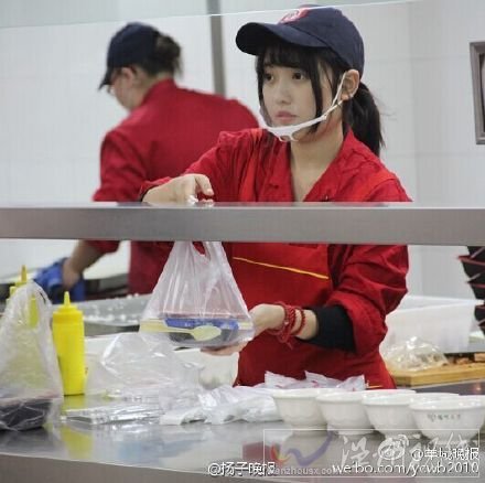 揚大食堂女神 時增卉