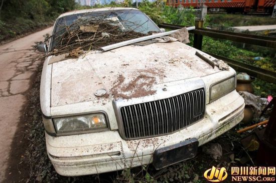 加長(zhǎng)林肯成僵尸車