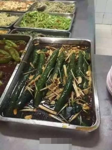 高校飯堂現奇葩菜