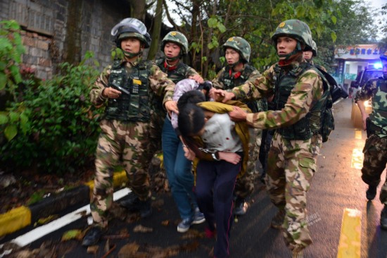 江西上饒槍擊案殺人犯持槍拒捕被擊斃