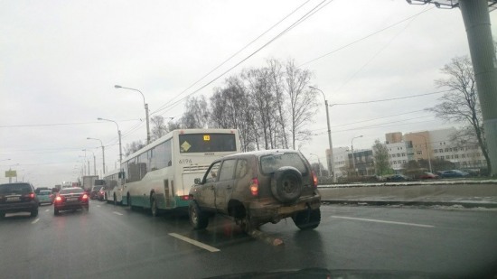 木頭車輪奔百公里