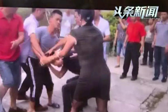 政協委員長期欠租打人