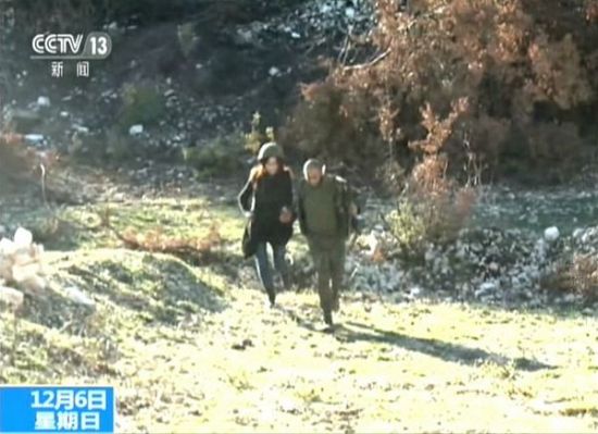 中記者現身敘戰場