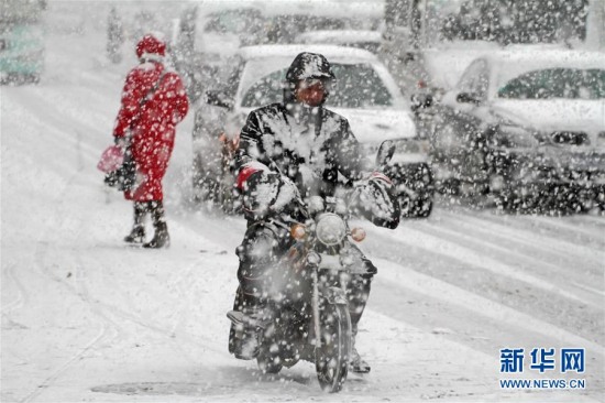 山東煙臺遇強降雪