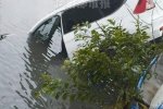 甌海女司機油門當剎