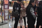 蛇精男逛街被拍 蛇精男劉
