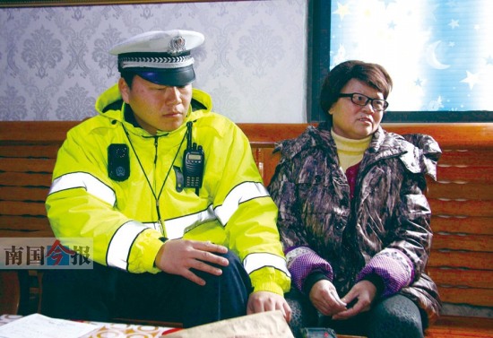 協(xié)警救母感動柳州
