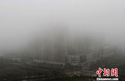 廣西大霧 3月16日廣西欽州強(qiáng)濃霧