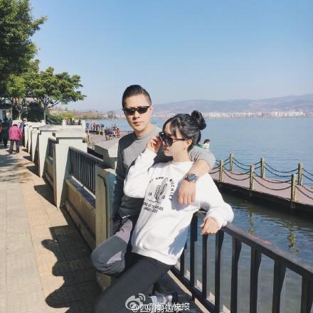網(wǎng)友曬照47歲爸顏值逆天