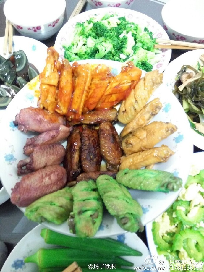 網(wǎng)友發(fā)明五彩雞翅