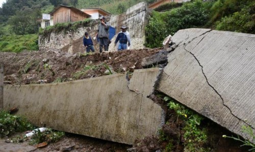 墨西哥臺風(fēng)厄爾至少造成38人遇難