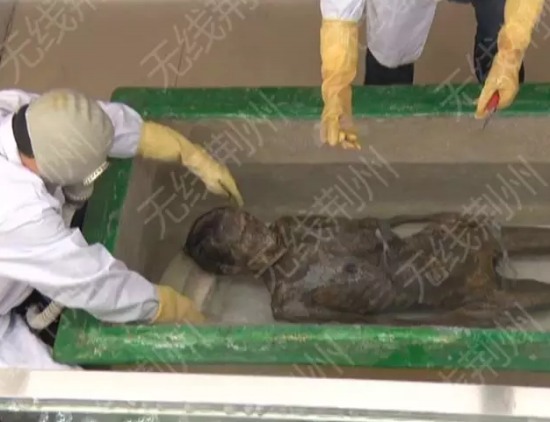 古墓現500年女尸
