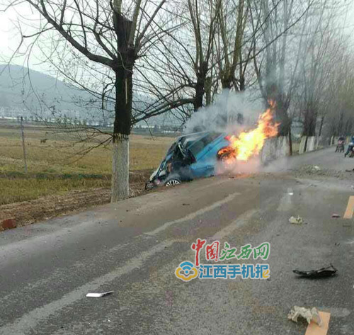 村民開車撞死村支書后遇車禍