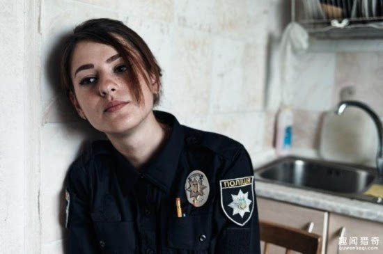 世界顏值最高女警在烏克蘭