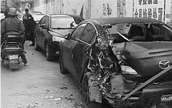 貨車街頭撞到街尾