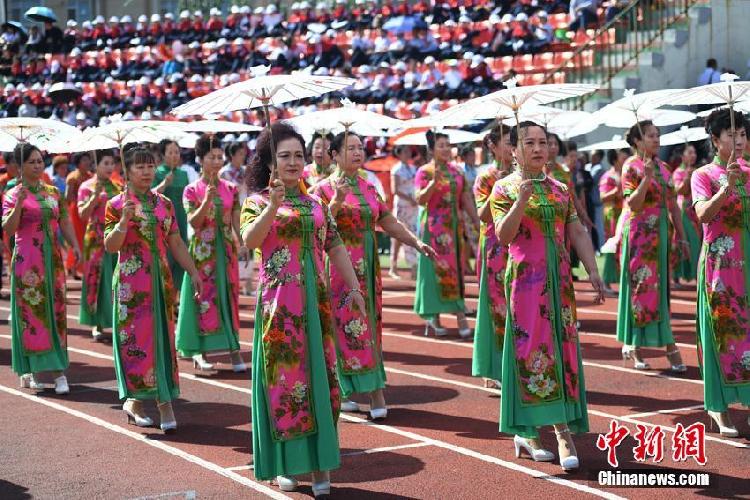 5599人同穿旗袍創(chuàng)吉尼斯世界紀錄