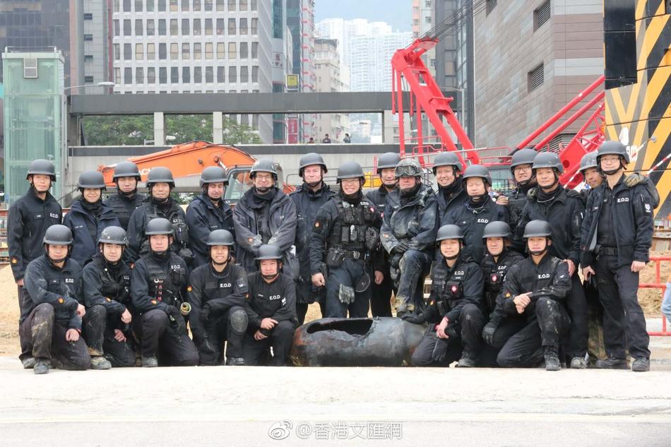 香港警方鬧市拆彈