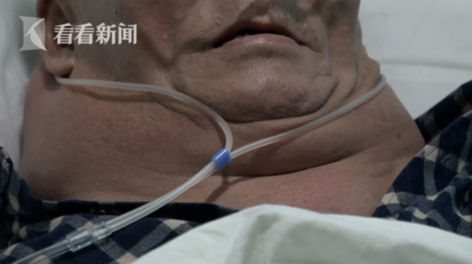 大爺喝酒成綠巨人