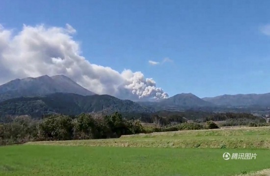 日本新燃岳火山噴發(fā)