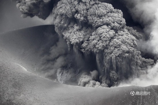日本新燃岳火山噴發(fā)