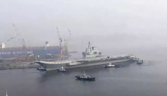 國產(chǎn)航母出港海試